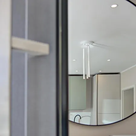 Delux Angie With Free Parking דירה פולה