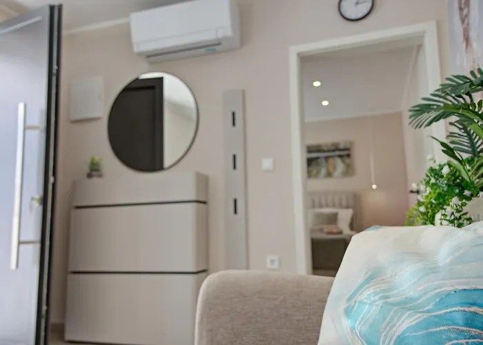 Апартаменти Delux Angie With Free Parking Пула