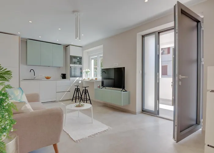 Delux Angie With Free Parking * Пула