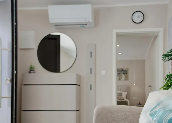 Апартаменти Delux Angie With Free Parking Пула